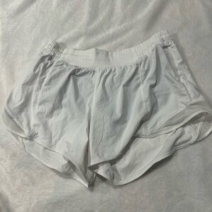 Lululemon white hotty hot low rised shorts 4”